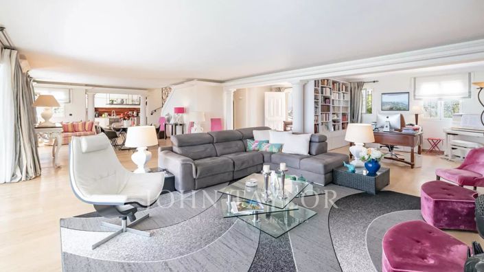 Image No.8-3 Bed House for sale