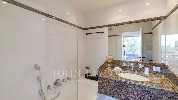 Image No.12-3 Bed Apartment for sale