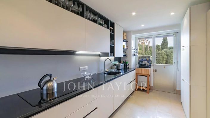 Image No.8-3 Bed Apartment for sale