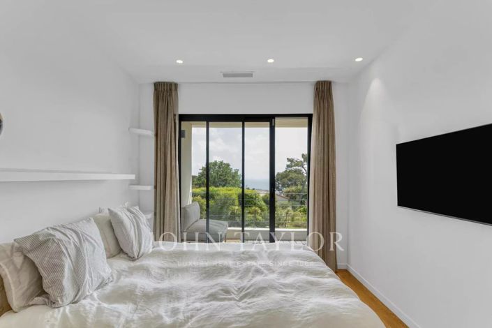 Image No.14-4 Bed House for sale