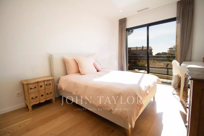 Image No.15-4 Bed House for sale