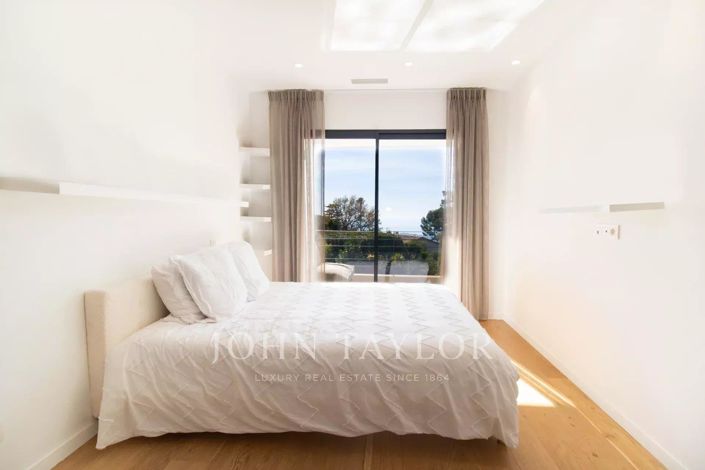 Image No.16-4 Bed House for sale