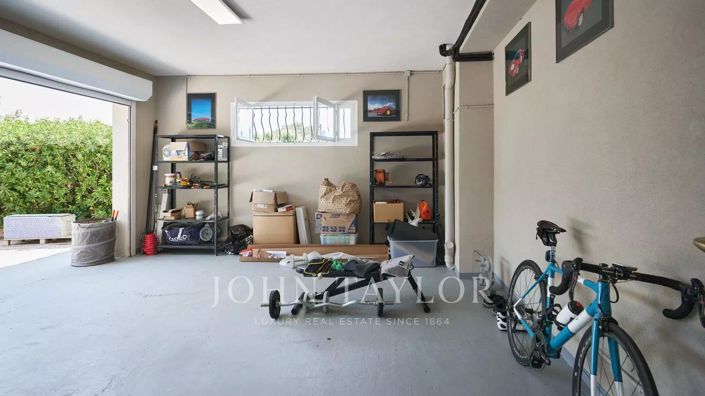 Image No.20-6 Bed House for sale