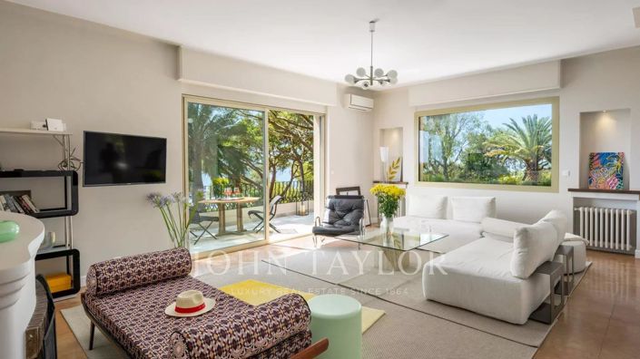 Image No.5-6 Bed House for sale