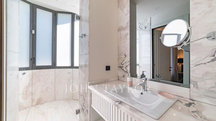 Image No.20-4 Bed Apartment for sale