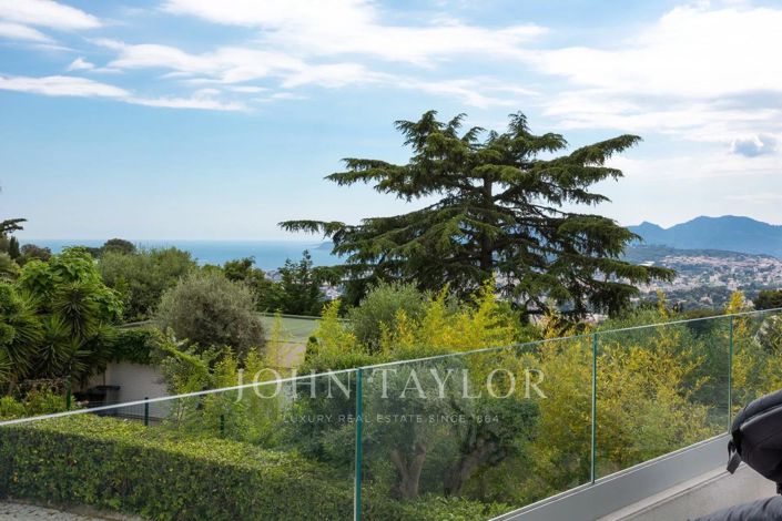 Image No.2-5 Bed House for sale