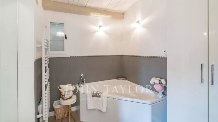 Image No.14-5 Bed House for sale