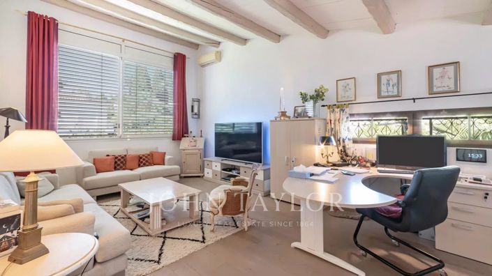 Image No.16-5 Bed House for sale