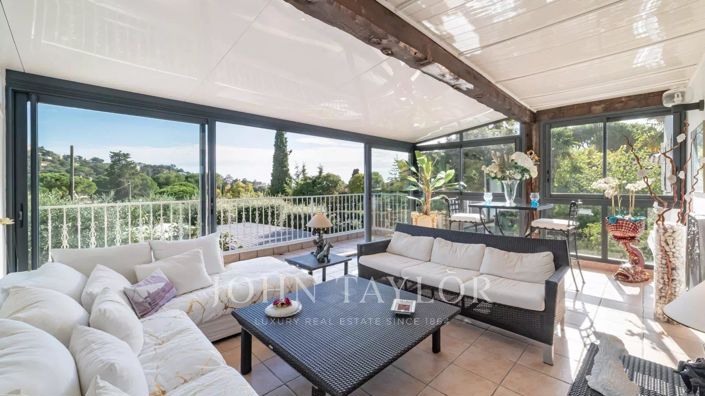 Image No.7-5 Bed House for sale