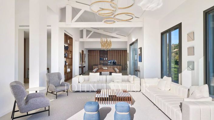 Image No.10-5 Bed House for sale