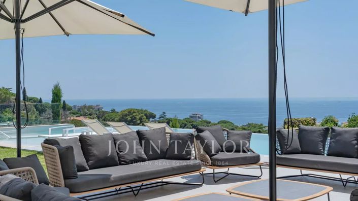 Image No.8-5 Bed House for sale