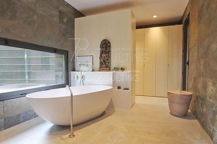 Image No.11-House for sale