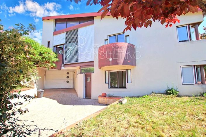 Image No.1-House for sale