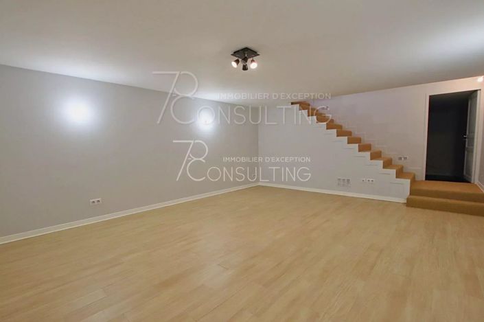 Image No.11-House for sale