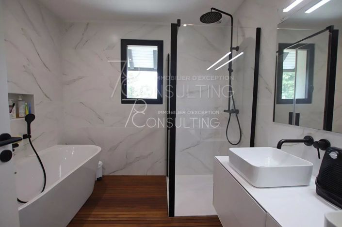 Image No.14-House for sale