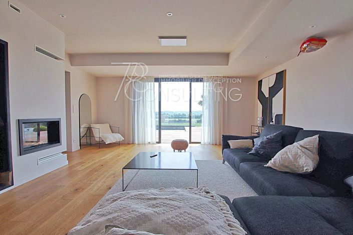 Image No.9-House for sale