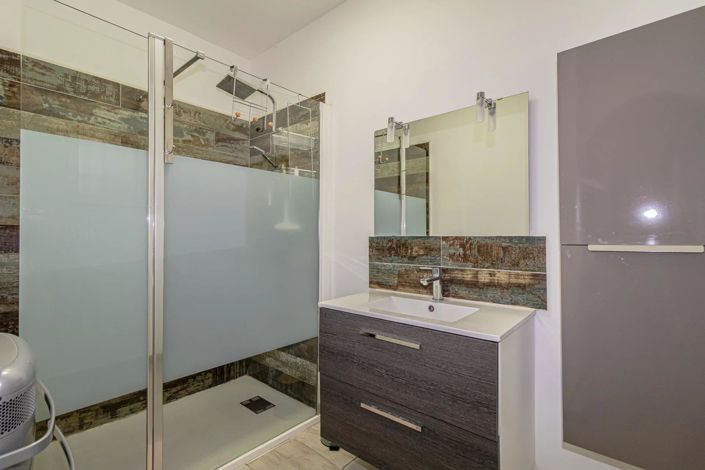 Image No.10-5 Bed House for sale