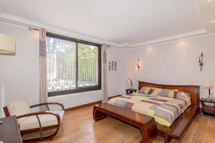 Image No.15-4 Bed House for sale