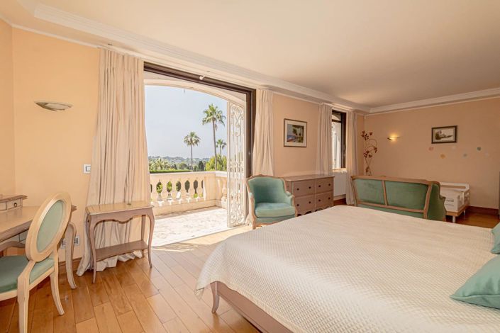 Image No.20-4 Bed House for sale