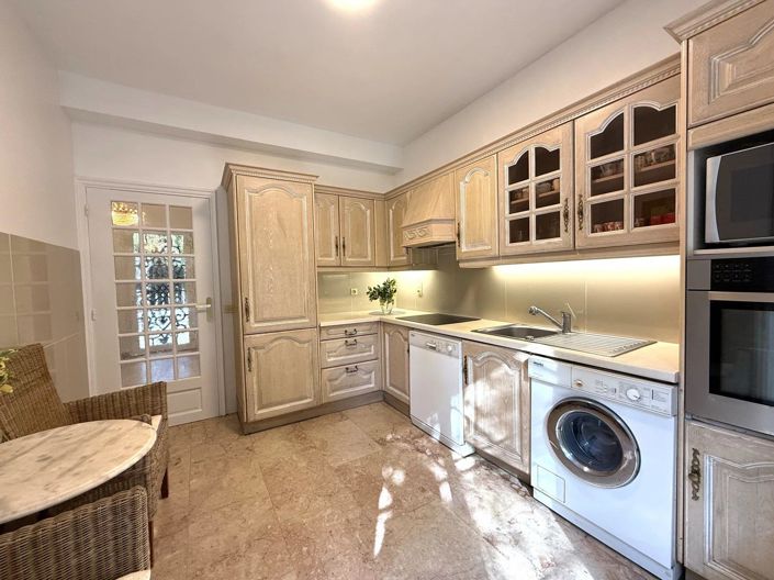 Image No.16-5 Bed House for sale