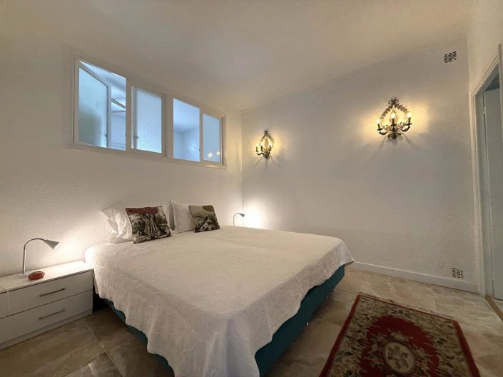 Image No.20-5 Bed House for sale