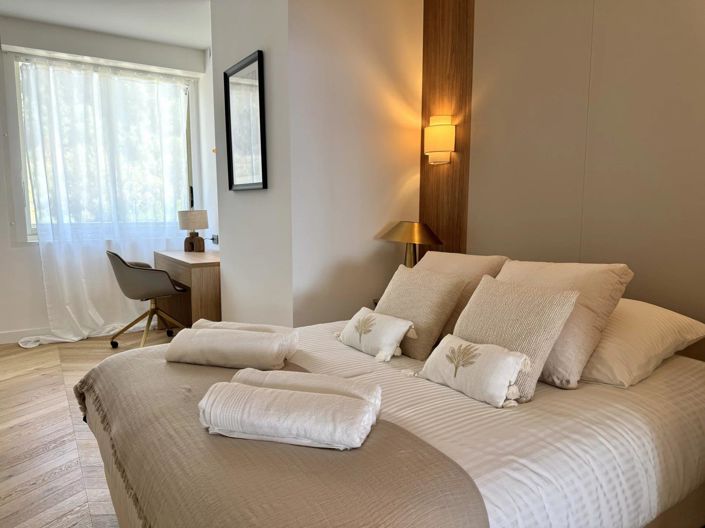 Image No.20-3 Bed Apartment for sale