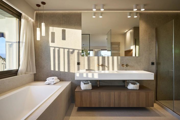 Image No.8-5 Bed Apartment for sale