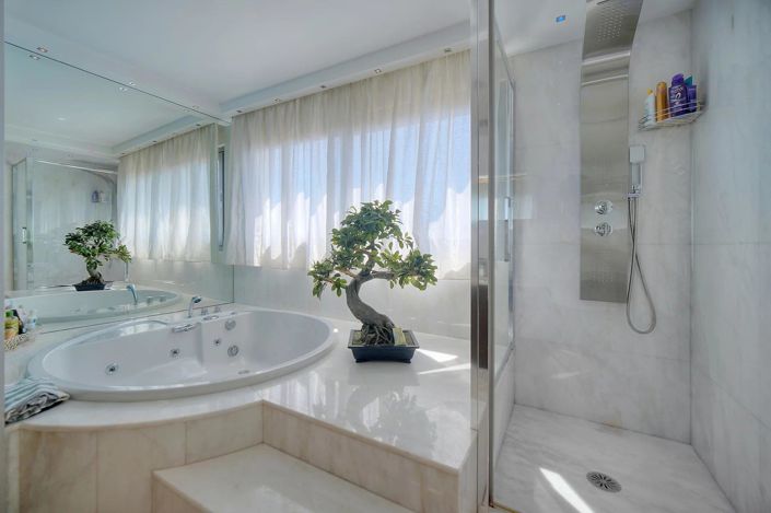 Image No.20-3 Bed House for sale