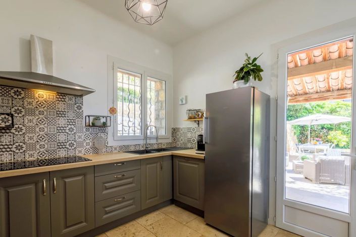 Image No.10-5 Bed House for sale