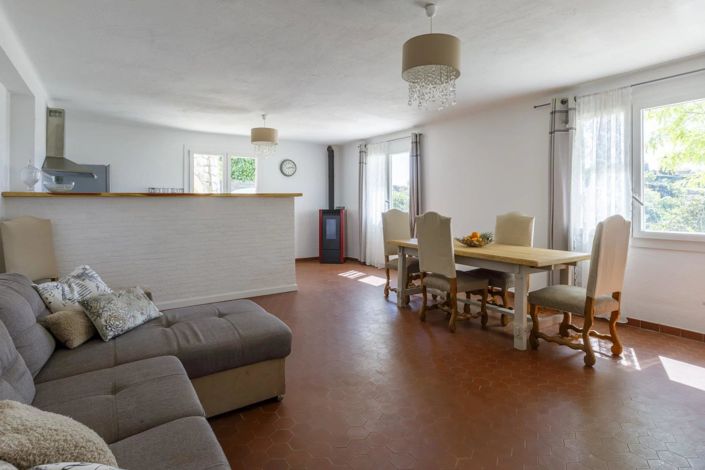 Image No.15-5 Bed House for sale