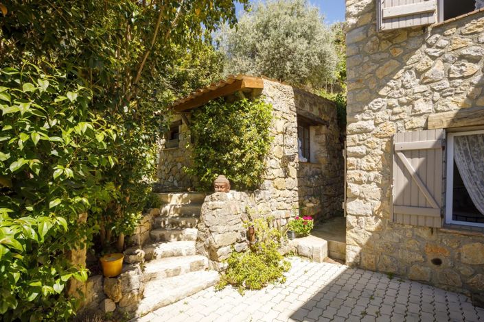 Image No.18-5 Bed House for sale