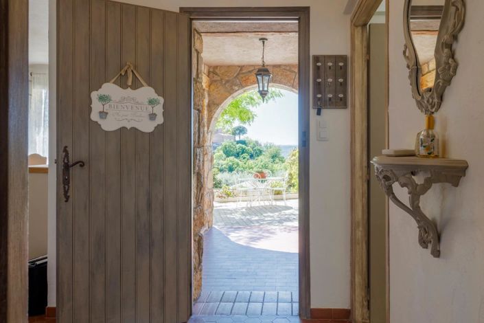 Image No.8-5 Bed House for sale