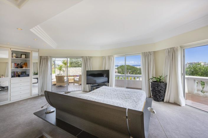 Image No.7-4 Bed House for sale