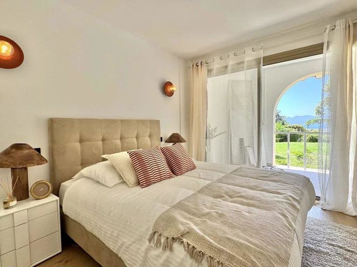 Image No.21-4 Bed Apartment for sale