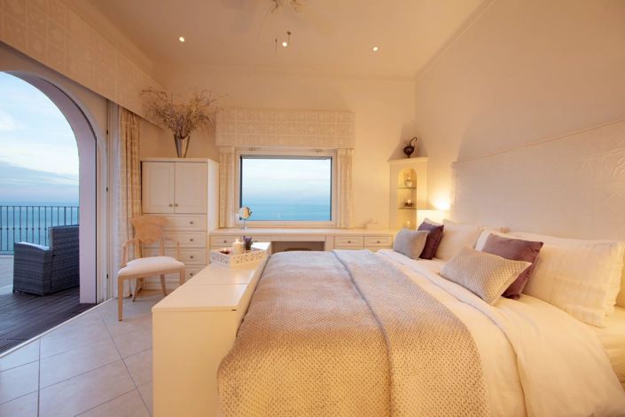 Image No.12-4 Bed House for sale