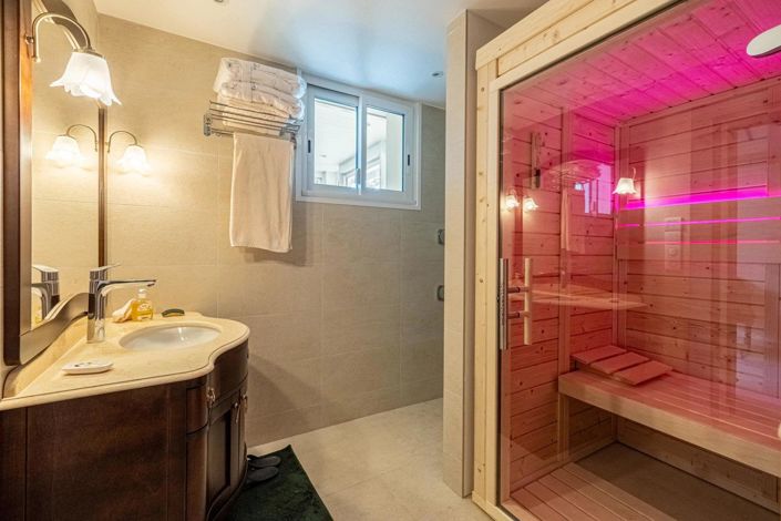 Image No.12-6 Bed House for sale