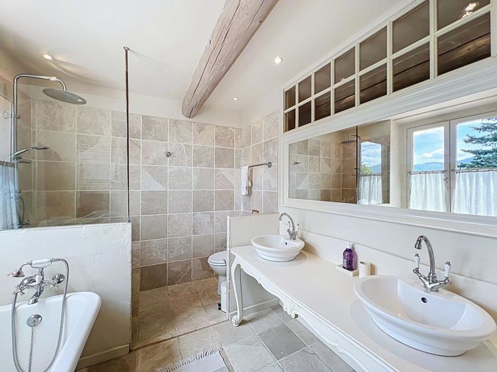 Image No.20-6 Bed House for sale