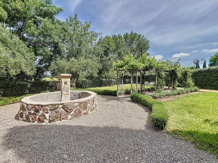 Image No.26-6 Bed House for sale