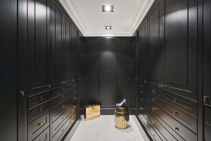 Image No.10-6 Bed House for sale