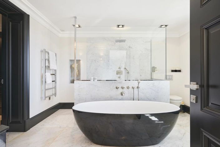 Image No.9-6 Bed House for sale