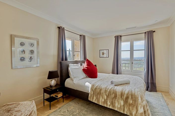 Image No.16-5 Bed House for sale