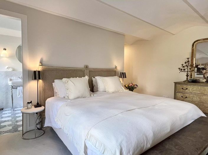 Image No.11-3 Bed Apartment for sale