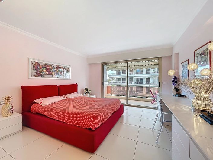 Image No.11-3 Bed Apartment for sale