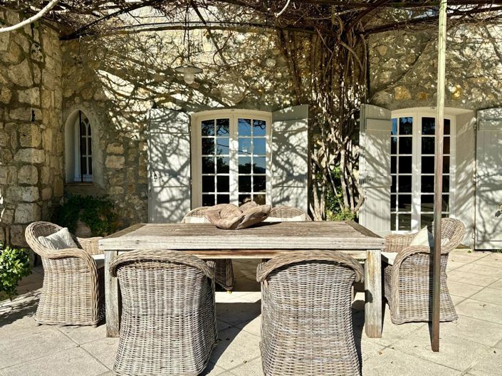 Image No.9-5 Bed House for sale