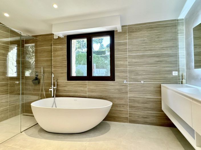 Image No.11-5 Bed House for sale