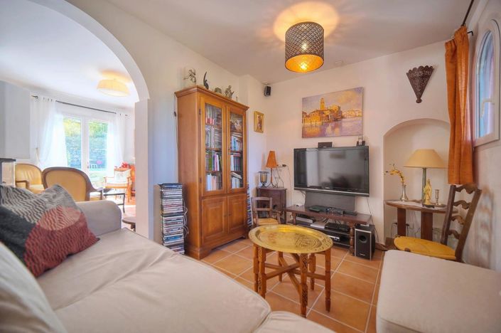 Image No.6-7 Bed House for sale