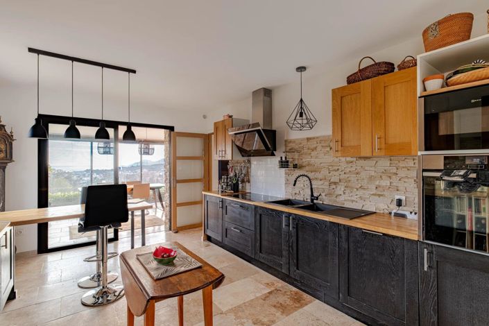 Image No.10-5 Bed House for sale