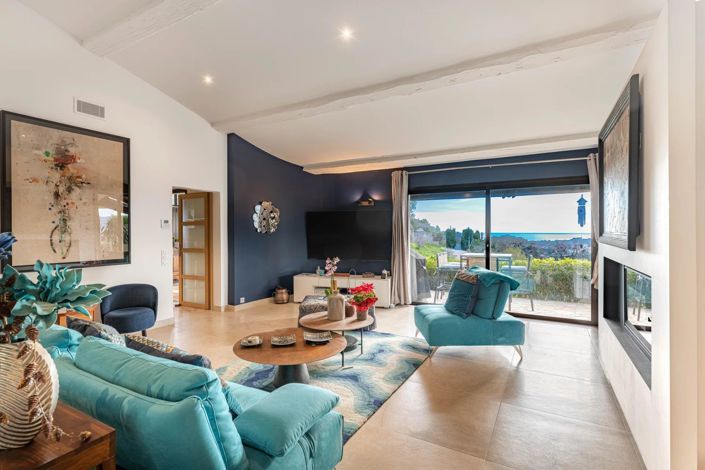 Image No.2-5 Bed House for sale