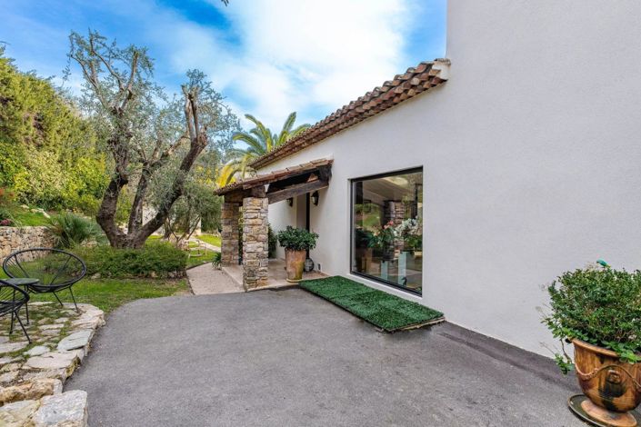 Image No.26-5 Bed House for sale