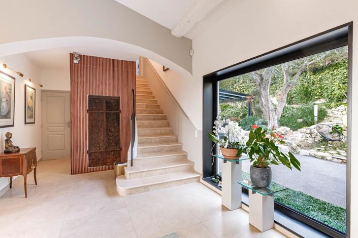 Image No.9-5 Bed House for sale